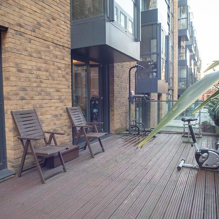 Spacious 1 Bed Apartment With Workspace, Coffee & Free Secure Parking Birmingham Luaran gambar