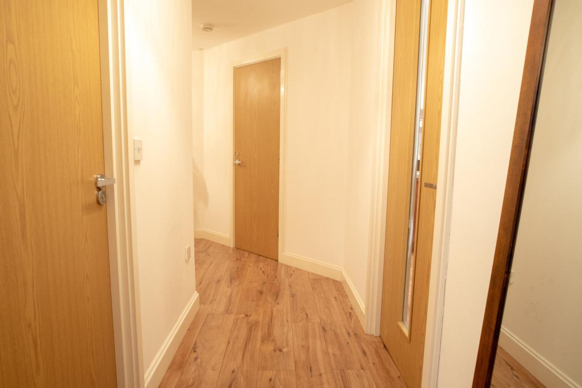 Spacious 1 Bed Apartment With Workspace, Coffee & Free Secure Parking Birmingham Luaran gambar