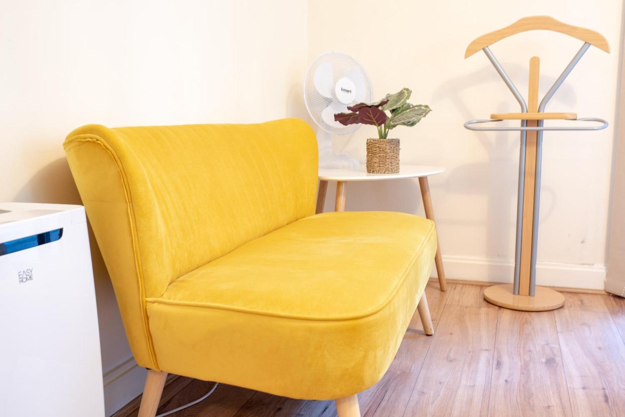 Spacious 1 Bed Apartment With Workspace, Coffee & Free Secure Parking Birmingham Luaran gambar